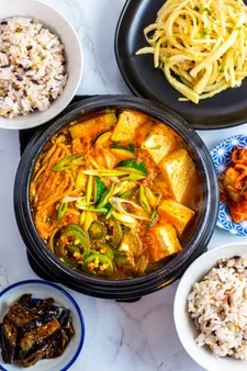 Exploring the Nuances of Korean Side Dishes: A Guide to Regional Delights